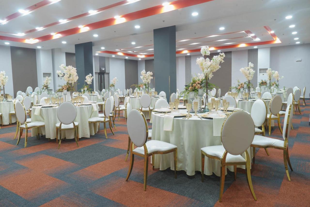Go Hotels Plus Tuguegarao Exterior foto